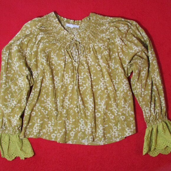 Olivaceous Gold Floral Top - Balloon Sleeves Lace Cuffs Smocked - Picture 4 of 6